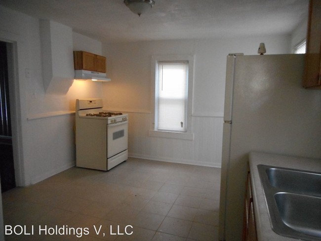 Building Photo - 7918 S Avalon Ave