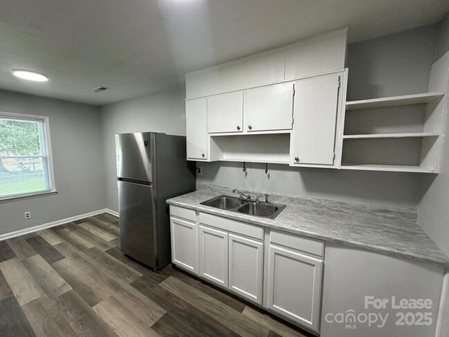 Building Photo - 48708 US-52