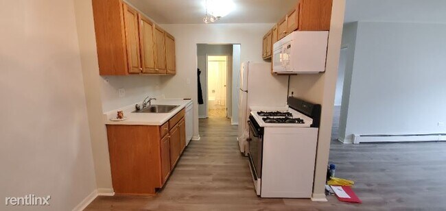 Building Photo - 1 br, 1 bath Condo - 8894 Knight Ave 405 U...