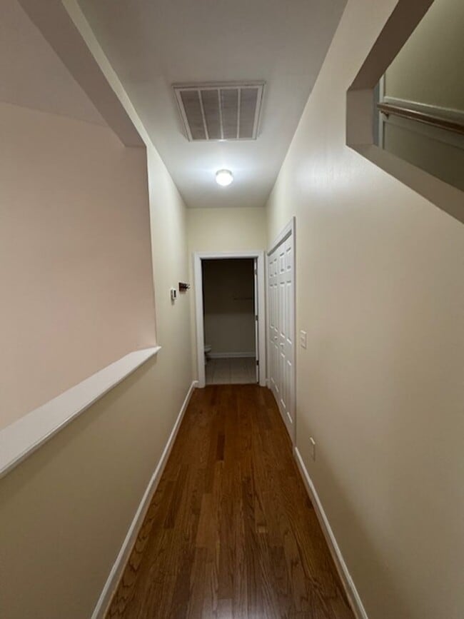 Building Photo - Carleton Town Homes