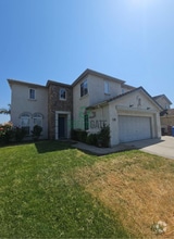 Building Photo - 985 W Alameda St
