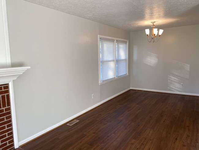 Building Photo - 630 Joe Clifton Dr