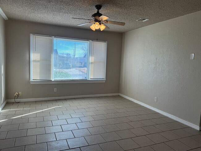 Foto del edificio - 734 NW 31st St