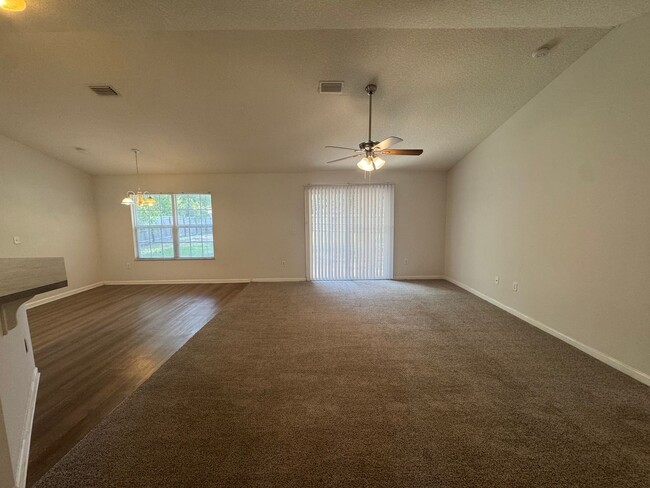 Building Photo - Ready Now! 3/2 Single Family Home w/ Fenced Yard in Starke, FL!