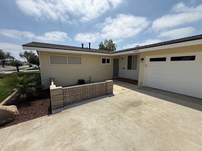 Foto del edificio - Updated 3 bedroom - 2 bathrooms house read...