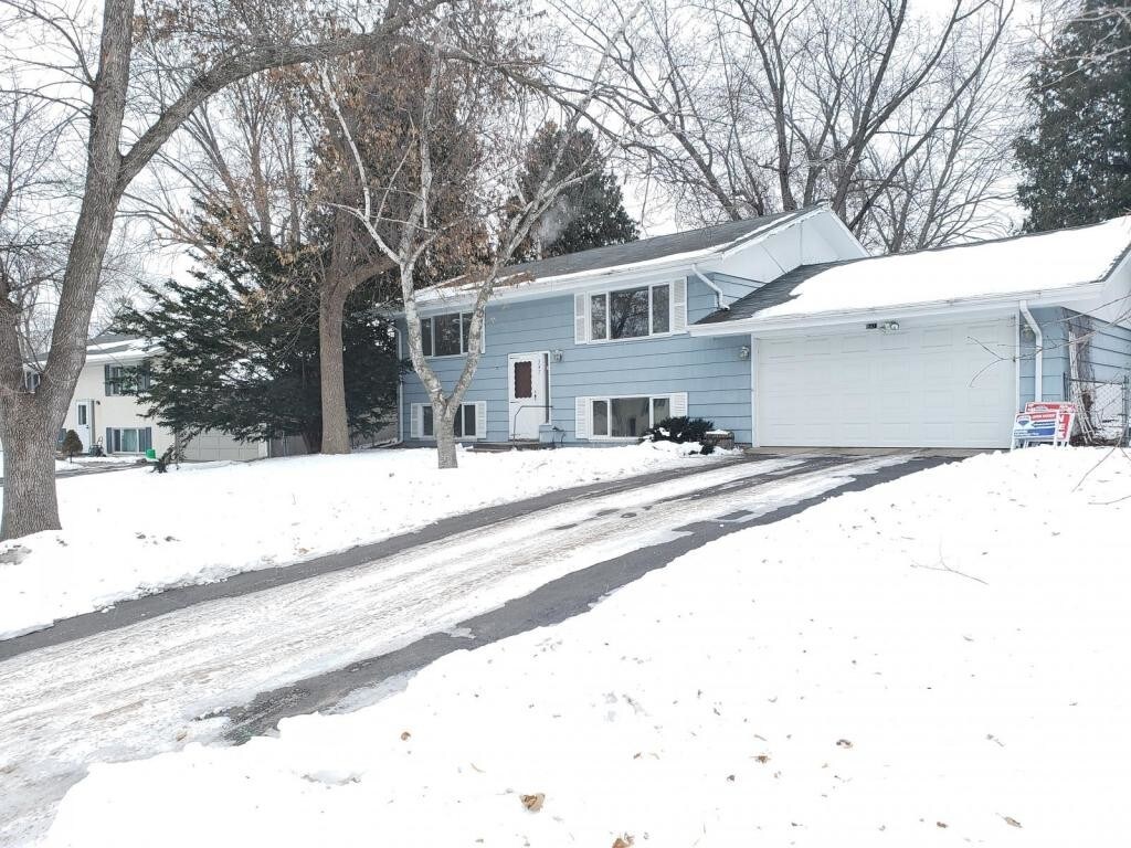 Primary Photo - 547 Continental Drive