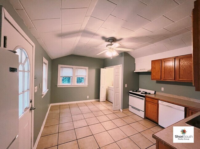 Foto del edificio - 4 bed 2 bath Single Family Home