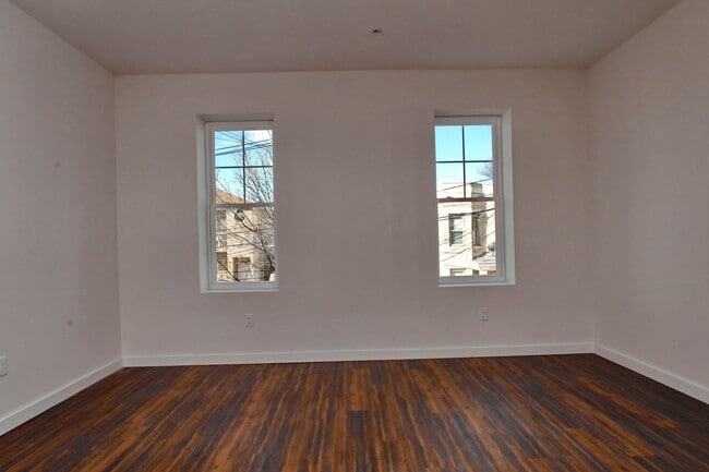 Living/Dining Room - 6318 Jackson St