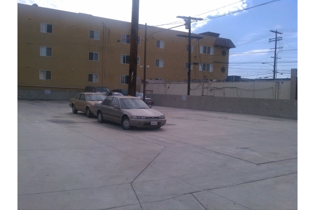 Building Photo - 12036 Saticoy St