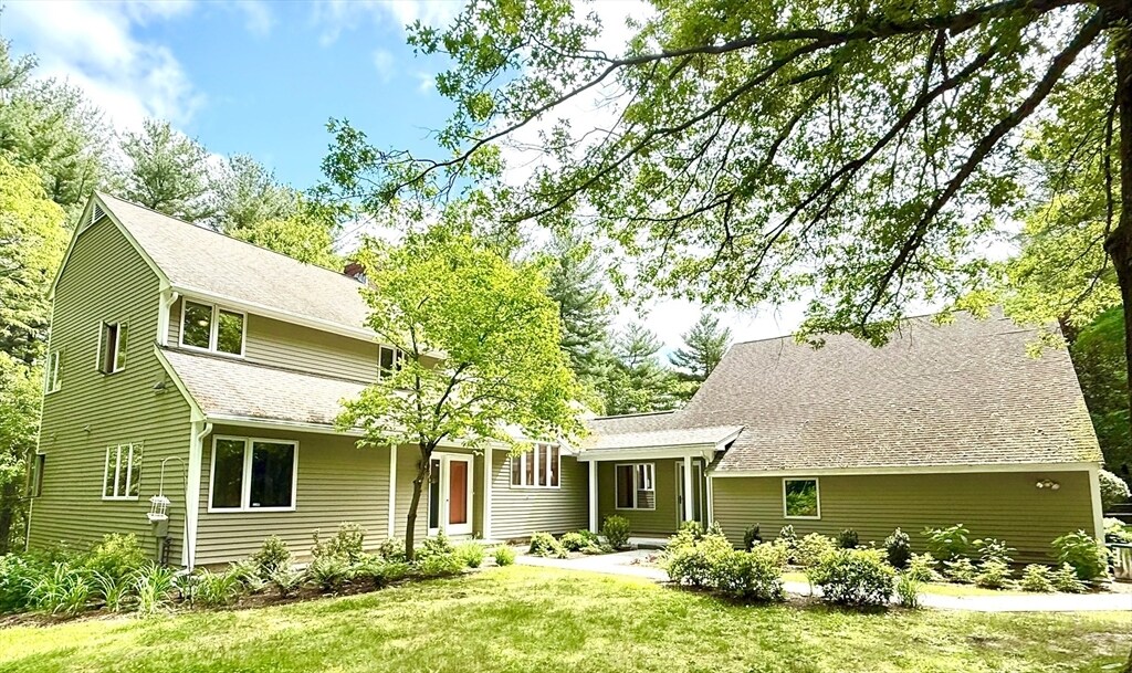 Primary Photo - 350 College Rd