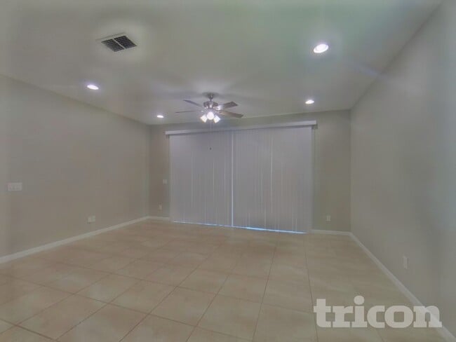 Building Photo - 2316 Oxmoor Dr