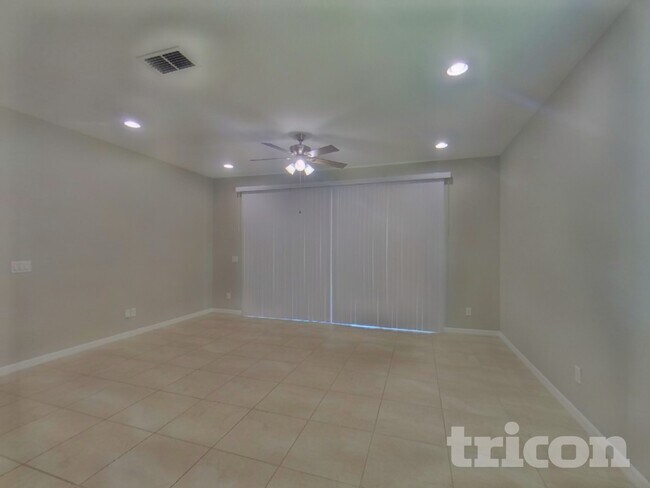 Foto del edificio - 2316 Oxmoor Dr