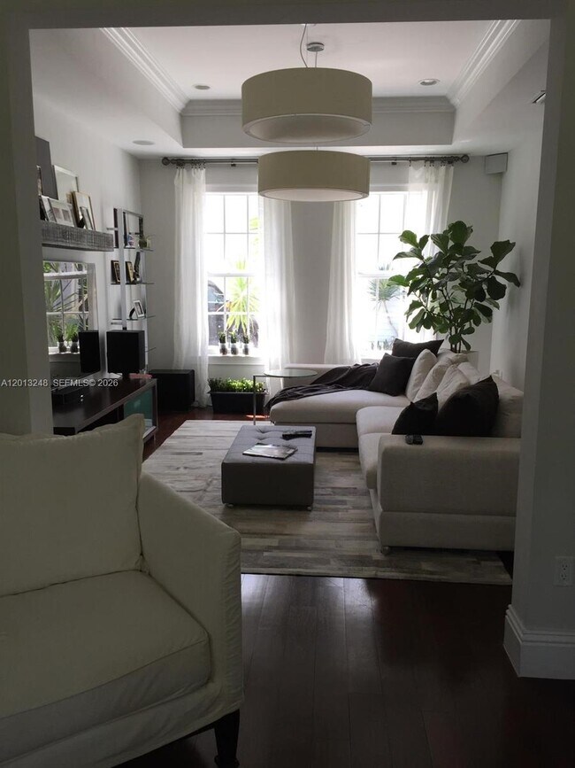 Building Photo - 5000 SW 73rd Terrace
