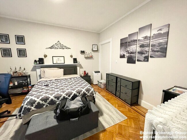Building Photo - Mission Hill Area.  Recently Renovated, Ea...