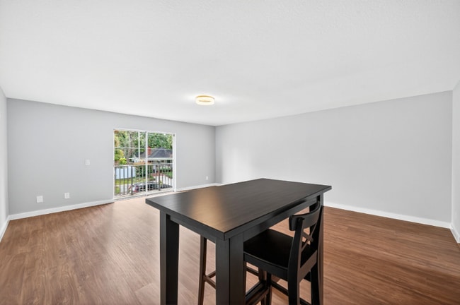 Building Photo - 201 S Arrawana Ave