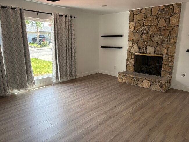 Building Photo - 1315 Ameluxen Ave