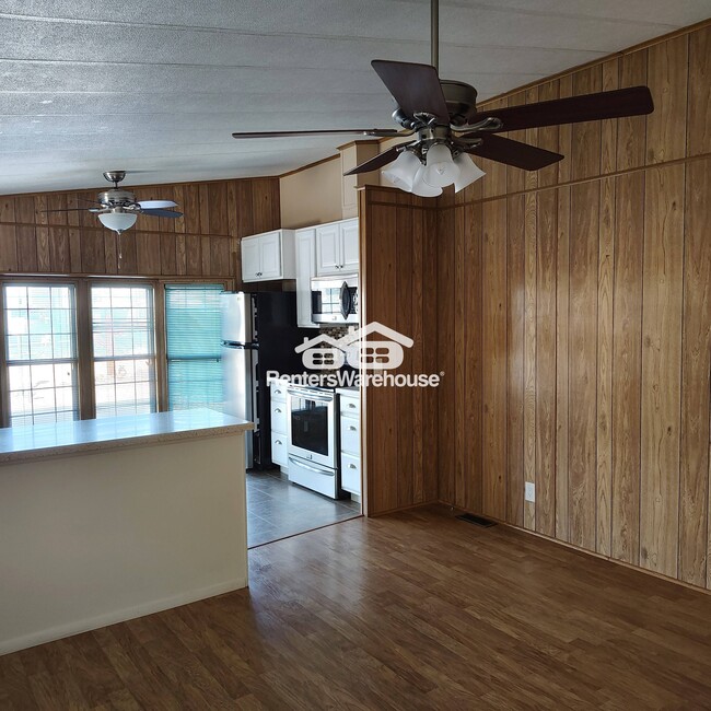 Building Photo - 5735 E McDowell Rd