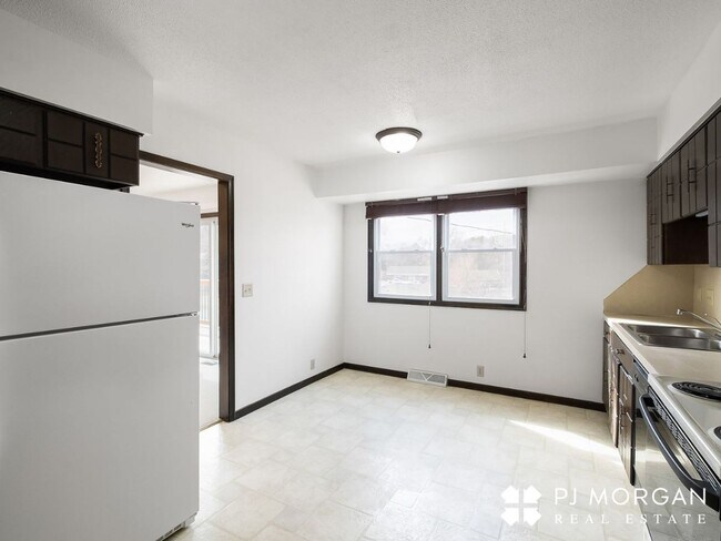 Foto del edificio - 1312 S 118th St