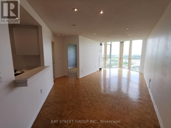 Photo du bâtiment - 7 Concorde Pl