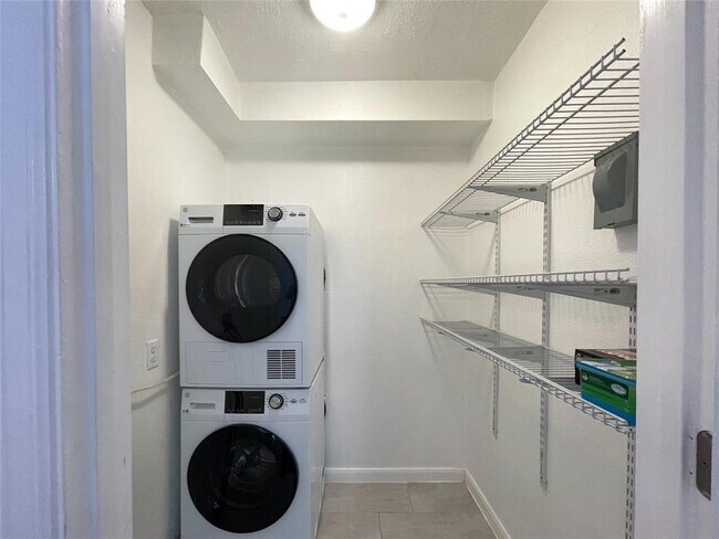 Foto del edificio - 3402 Garrott St