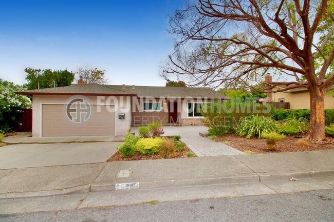 Foto del edificio - 599 Tamarack Dr