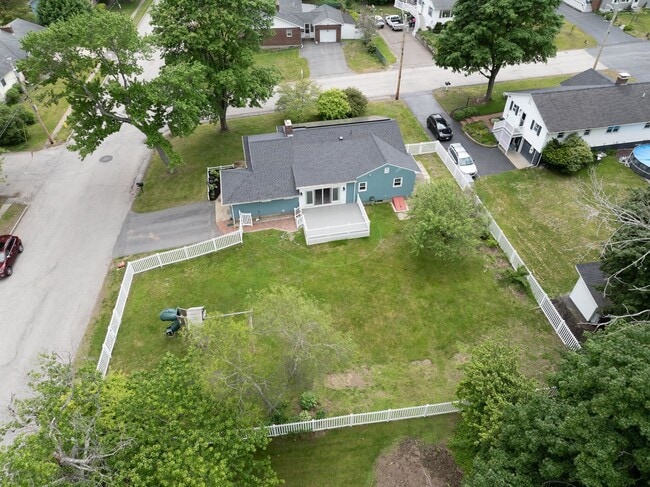 Building Photo - 31 Dion Ave