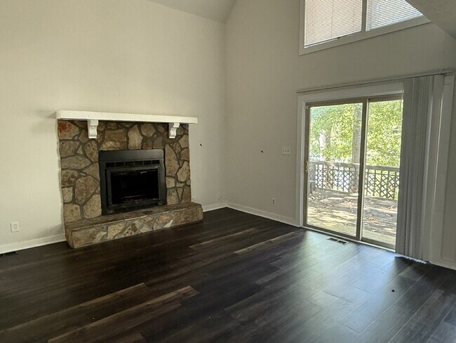 Building Photo - 8439 Lake Dr