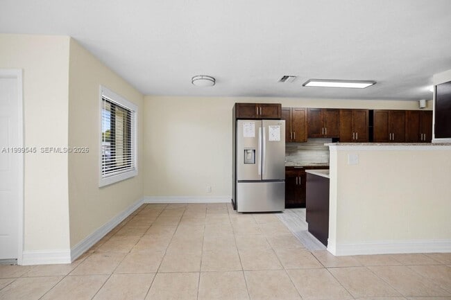 Building Photo - 7604 SW 10th Ct