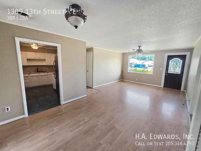 Building Photo - 1309 13th St E