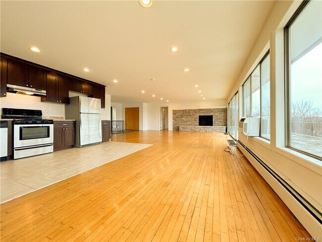 Foto del edificio - 150 Bellevue Rd