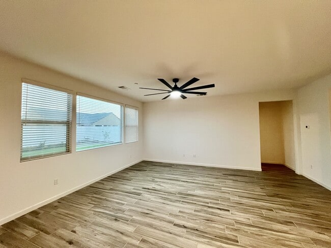 Building Photo - 14405 Barbon Beck Ave