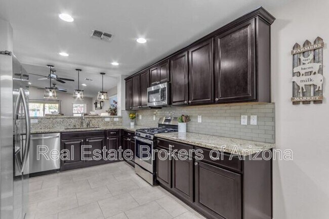 Foto del edificio - 2220 E Stacey Rd
