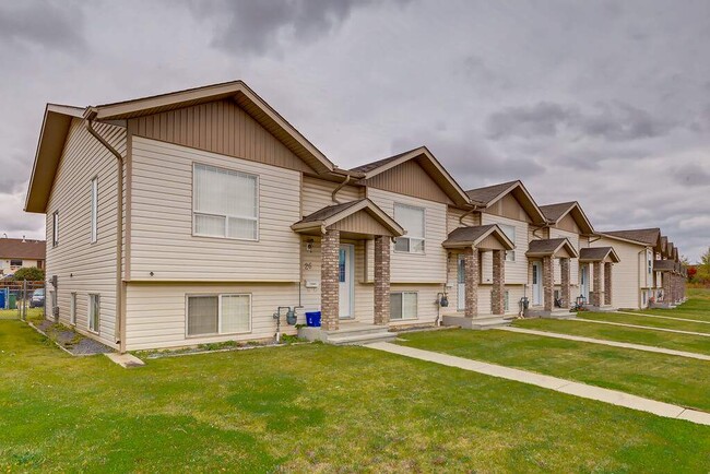 Building Photo - Kitson Close Townhomes