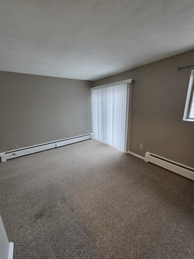 Building Photo - 10 Esson St