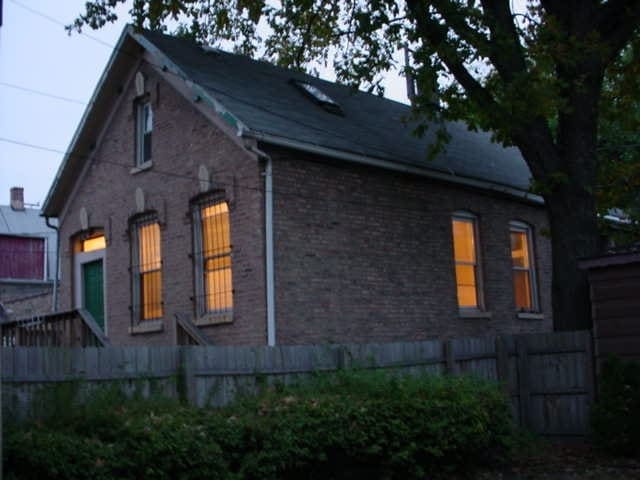 Foto del edificio - 1639 N Claremont Ave
