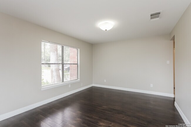 Foto del edificio - 4623 Everstone Creek