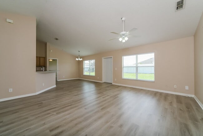 Building Photo - 2151 Antler Dr