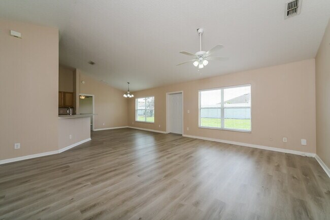 Foto del edificio - 2151 Antler Dr