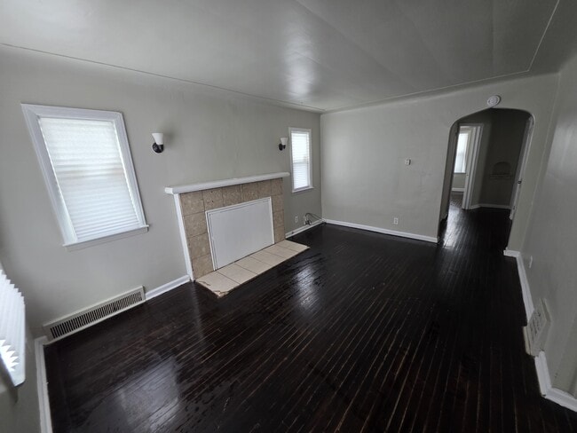 Building Photo - 16672 Lauder St