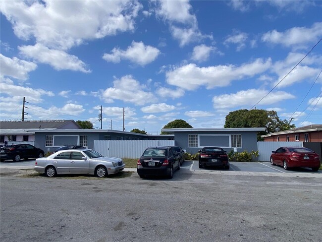 Building Photo - 5511 SW 20th St