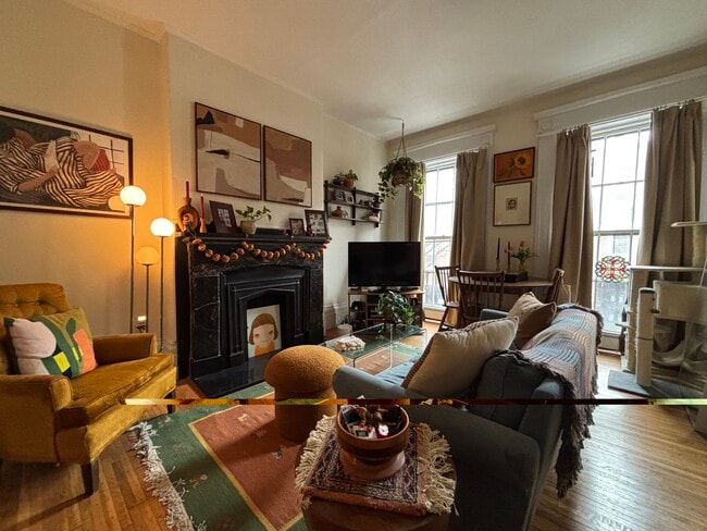 Building Photo - 69 Charles St