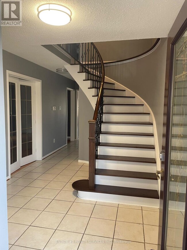 Building Photo - 2943 Gulfstream Way