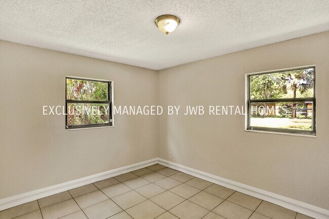 Building Photo - 9614 Flechette Ave