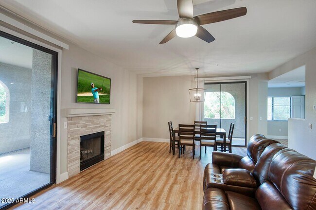 Foto del edificio - 15252 N 100th St