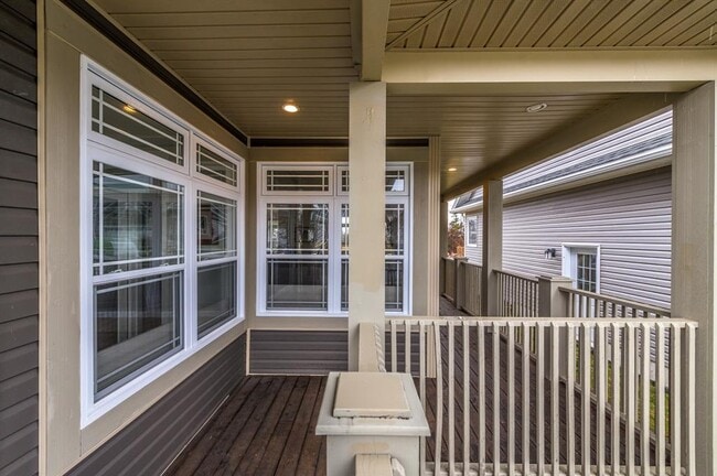 Building Photo - 7 Atlantica Drive