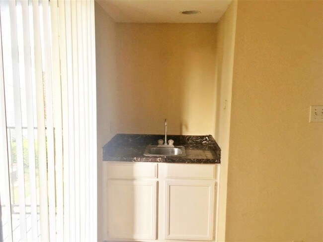 Foto del edificio - 3766 Tanglewilde St