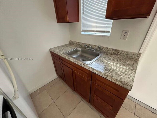 Foto del edificio - 1270 NE 139th St