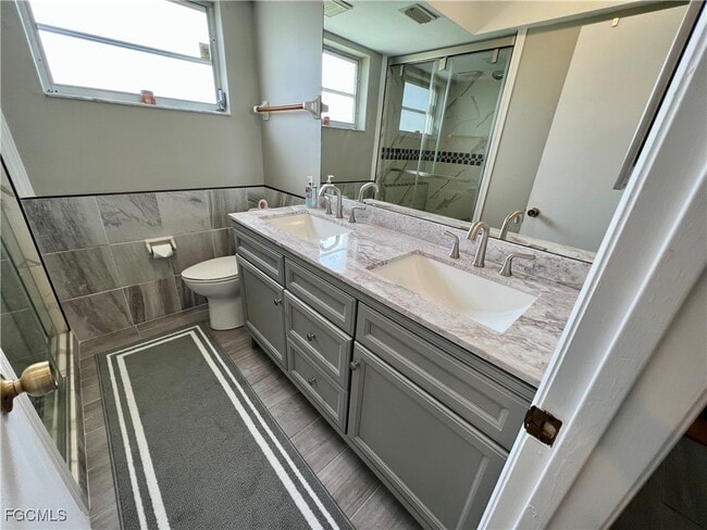 Foto del edificio - 10 Regency Ct