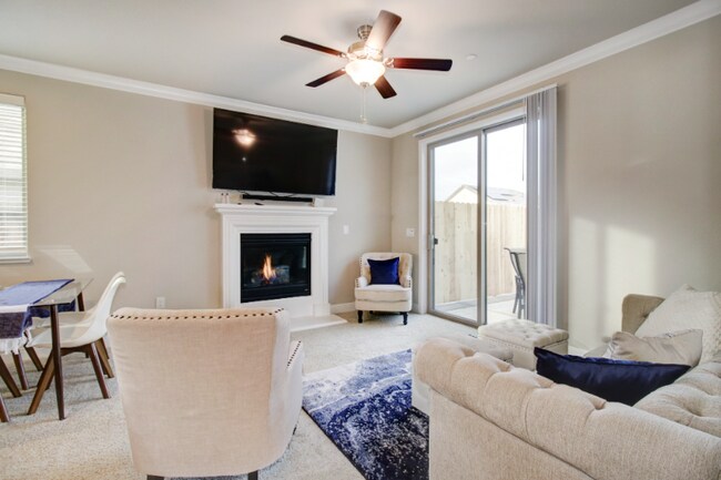 Foto del edificio - 613 Morning Glory Cir