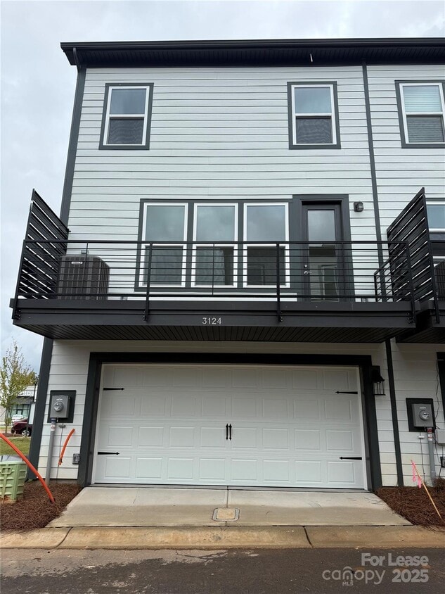 Building Photo - 3124 Stelfox St